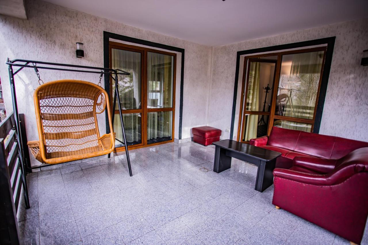 Casa Octavian Hotel Sucevita Ngoại thất bức ảnh
