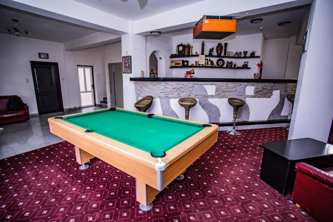 Casa Octavian Hotel Sucevita Ngoại thất bức ảnh